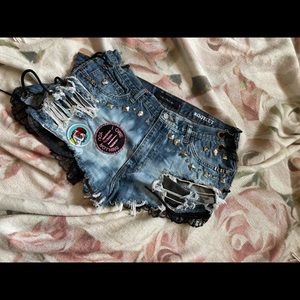 Restructure & upcycled Calvin Klein shorts 🤘🏻